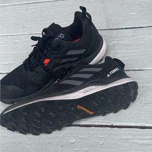 Black hiking shoes